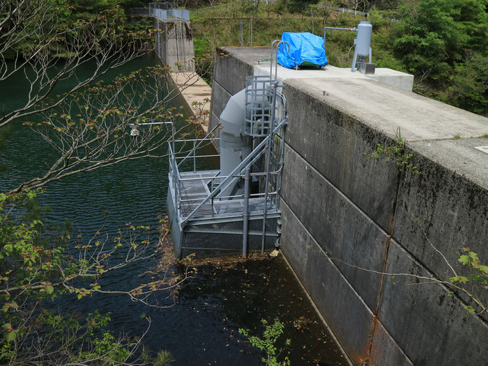 南川サィフォン式小水力発電所の取水口