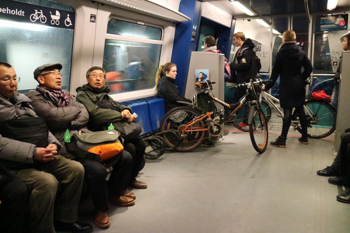 コペンハーゲンの鉄道の中、自転車持ち込み可能