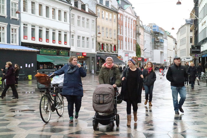 コペンハーゲン、ホコ天はど自転車走行は禁止