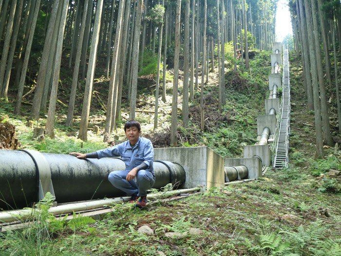 馬野川小水力発電所の導水管