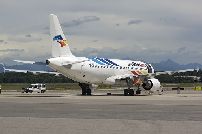 LZ-BHC A320-212 349 Air Vallee @ Milano Malpensa Airport 07.2009 © Piti Spotter Club Verona