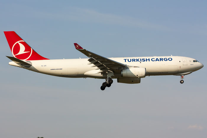 TC-JDS A330-243F 1418 Turkish Airlines - THY Türk Hava Yollari @ Zurich Airport 20.07.2013 © Piti Spotter Club Verona