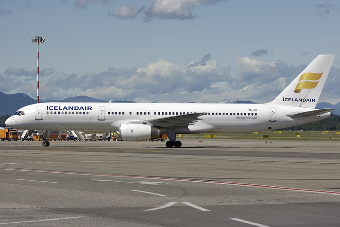 TF-FII B757-208 24760/281 Icelandair @ Milano Malpensa Airport 07.2009 © Piti Spotter Club Verona