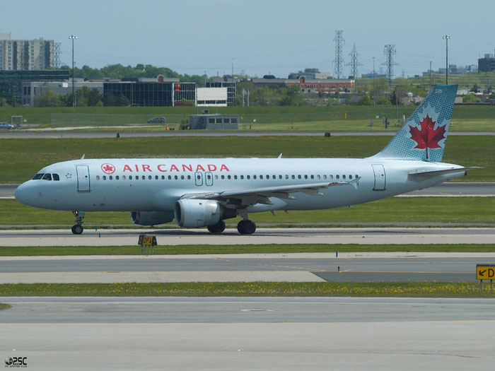 C-FYKW A319-114 695 Air Canada @ Toronto Pearson Airport 17.05.2013 © Piti Spotter Club Verona