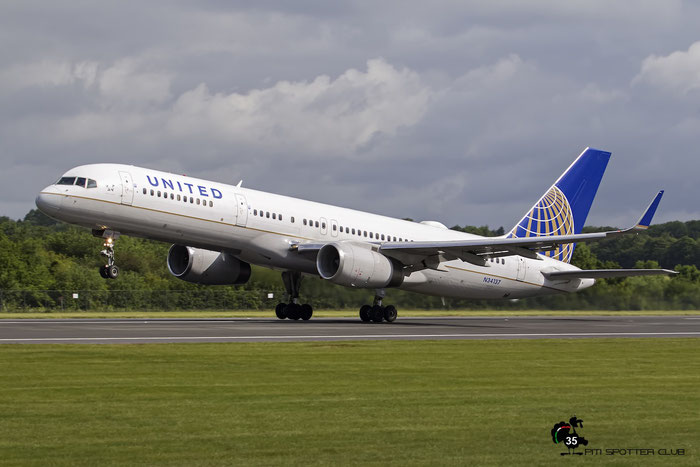 N34137 B757-224 30229/899 United Airlines @ Manchester Airport 21.06.2015 © Piti Spotter Club Verona