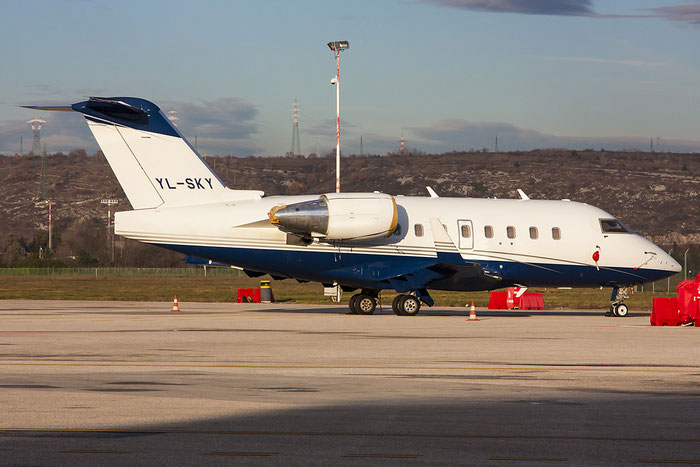 YL-SKY CL-604 5532 VIP Avia @ Trieste Airport 03.01.2013 © Piti Spotter Club Verona