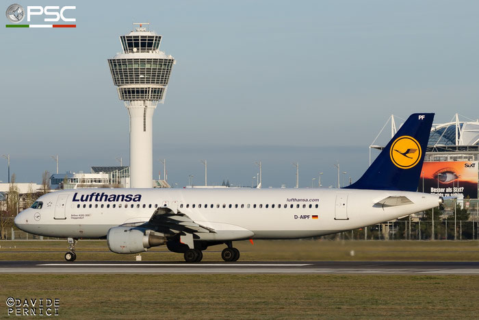 D-AIPF A320-211 83 Lufthansa @ Munich Airport 13.12.2015 © Piti Spotter Club Verona