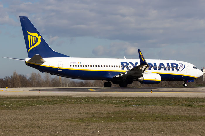 EI-DHA B737-8AS 33571/1642 Ryanair @ Bologna Airport 16.02.2016 © Piti Spotter Club Verona