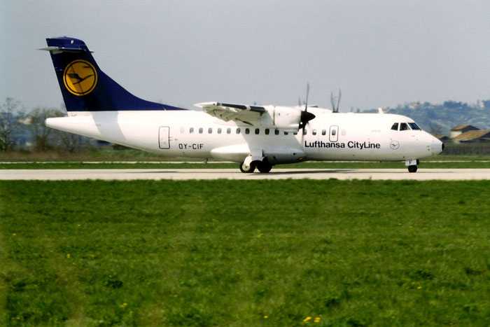 OY-CIF  ATR42-310  012A  Lufthansa CityLine  @ Aeroporto di Verona © Piti Spotter Club Verona