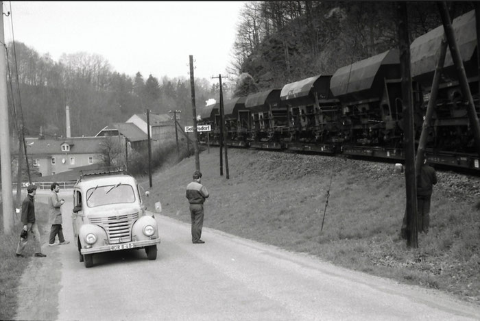 Alte Polsterfabrik Seifersdorf im Hintergrund (Foto: www.fotocommunity.de / Lutz68)