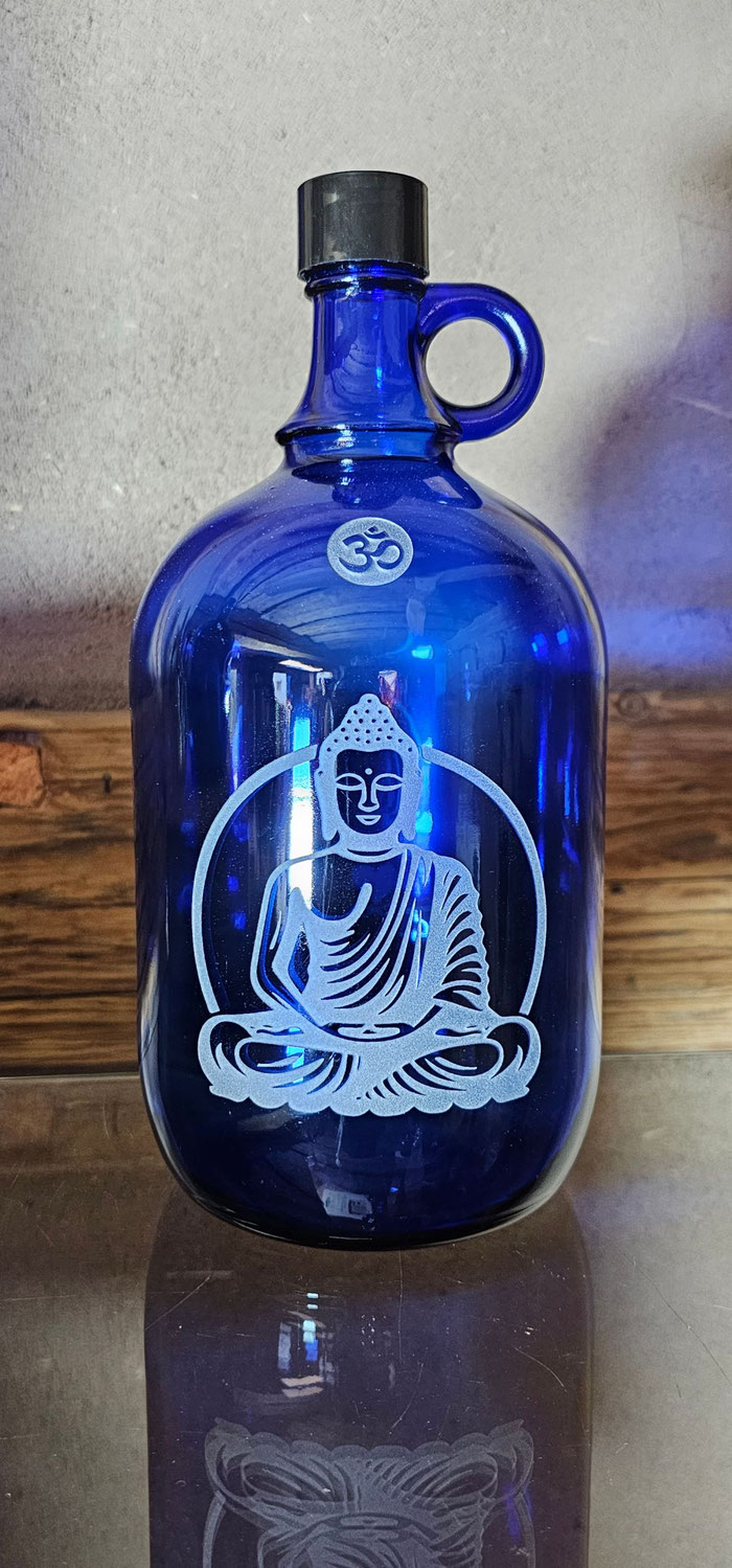 lebensblume 5l blume-des-lebens henkel-flasche trink-flasche freiglas blau-glas gravur individuell , wasserflasche blaunachhaltig öko grün wasser esoterik