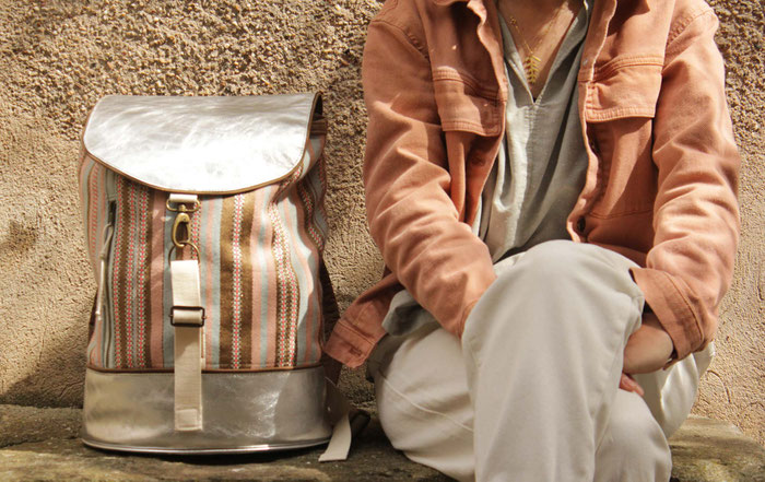 La Fabrique Fournié - Sac à dos cuir et toile ; création et fabrication française ; atelier de maroquinerie ; sacs en cuir 100% personnalisables ; collections en édition limitée ; sacs sur mesure ; excellence ; héritage ; historique ; stage ; artisan ; up
