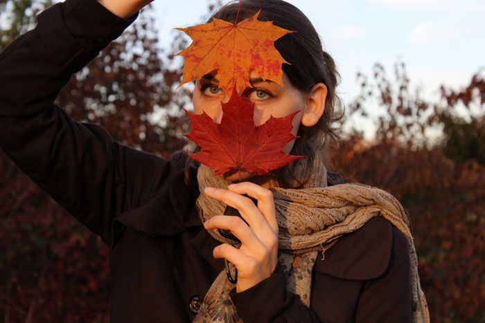 mädchen, hippie, herbstlaub, maske, ahornblätter, frau, blättermaske, herbst
