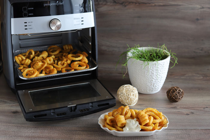 Curly Fries im Deluxe Airfryer von Pampered Chef aus dem Pampered Chef Onlineshop