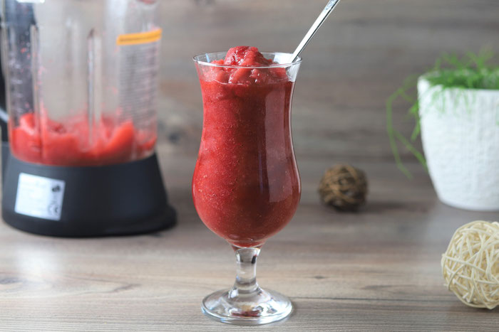 Slushie mit Erdbeeren und Wein aus dem Deluxe Blender von Pampered Chef im Onlineshop bestellen