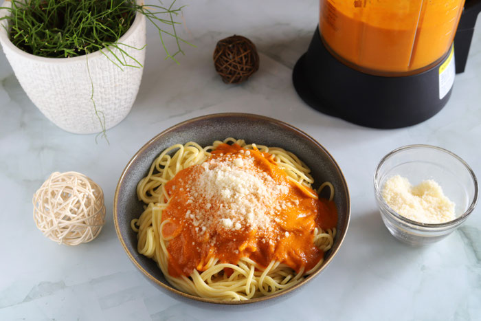 Spaghetti Soße aus Tomaten und Mozzarella im Deluxe Blender aus dem Pampered Chef Onlineshop