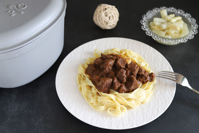 Wiener Saftgulasch aus dem emaillierten Topf von Pampered Chef®