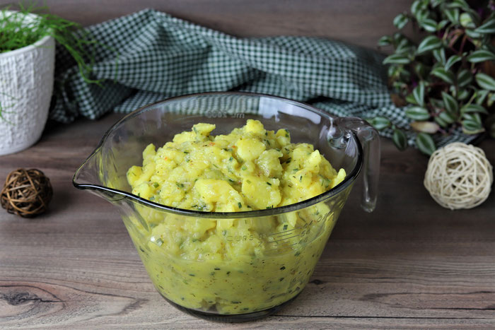 Kartoffelsalat fränkischer Art mit Essig und Öl