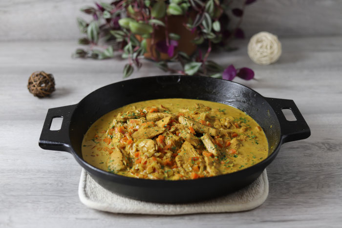 30 cm gusseiserne Pfanne von Pampered Chef im Onlineshop bestellen mit Hähnchen-Gemüsepfanne