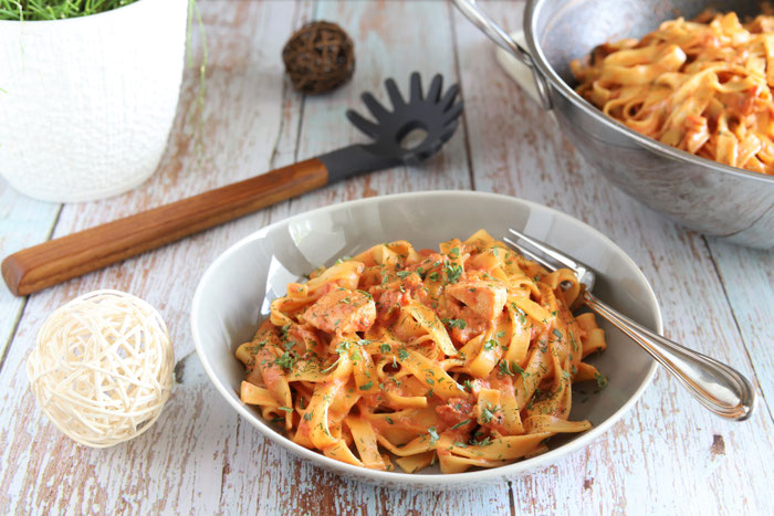 Edelstahl Wokpfanne mit Tagliatelle und Lachs aus dem Pampered Chef Onlineshop