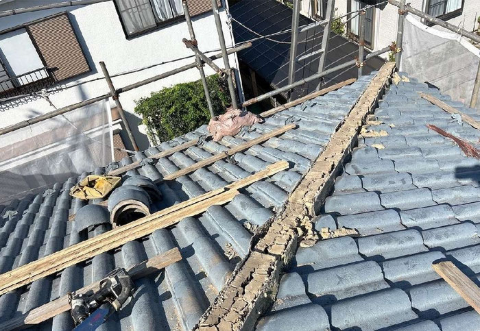 外壁屋根　外壁塗装　屋根カバー工法　戸袋補修　採風雨戸取付　ベランダ防水　棟の取り直し　リフォーム　各種保険　バリアフリー　外構　シャッター　スリーエイトホーム　佐倉市　千葉