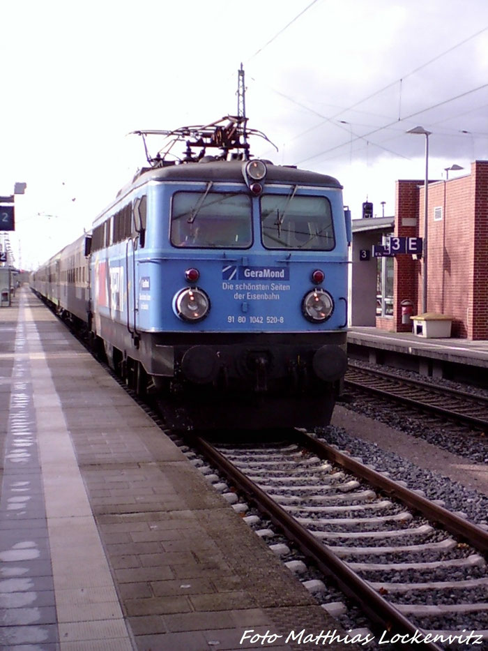 Einfahrt Des Dampfsonderzugs In  Den Bahnhof Bergen auf Rügen / Zuglok Ist Die ÖBB Lok 1042 520-8