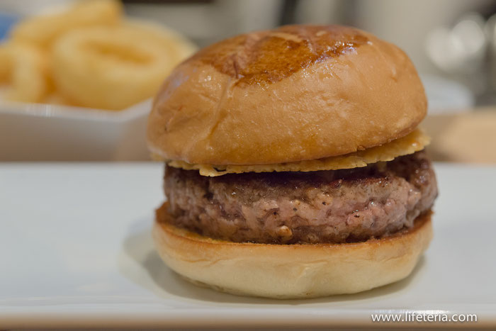 LifeTeria　ブログ　UMAMI BURGER　青山店