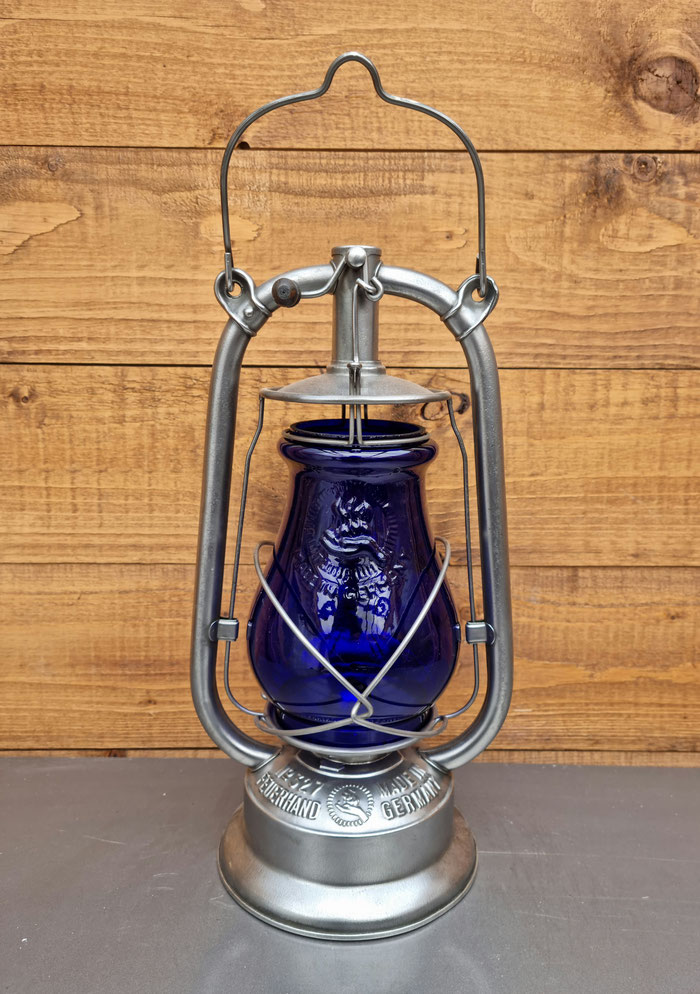 FEUERHAND Nr. 327 Kerosene Lantern - The Loveland Lantern FEUERHAND Nr. 327 Kerosene Lantern - The Loveland Lantern