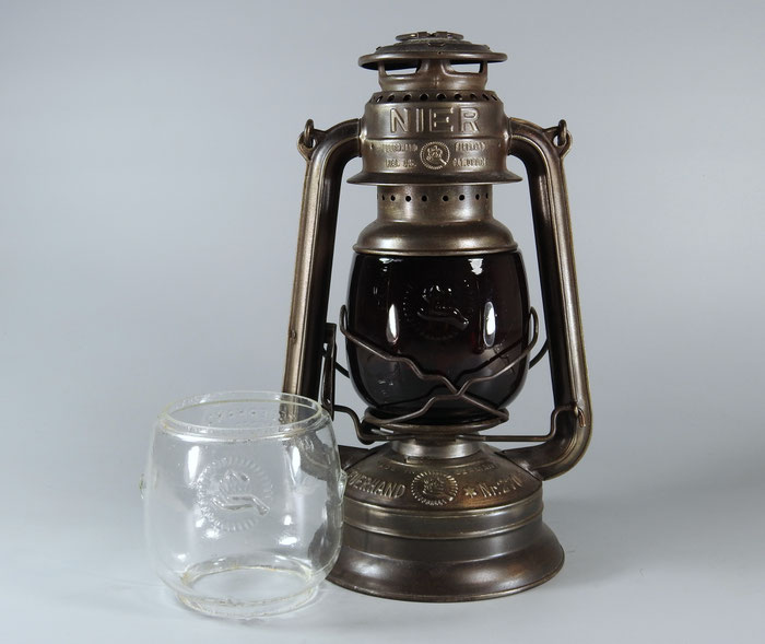 FEUERHAND Nr. 270 - The Loveland Lantern Collection FEUERHAND Nr. 270 - The Loveland Lantern Collection