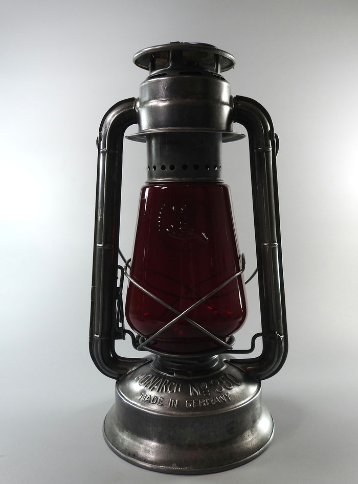 FROWO KEROSENE LANTERN -EXPORT TO CANADA - 'MONARCH 350'