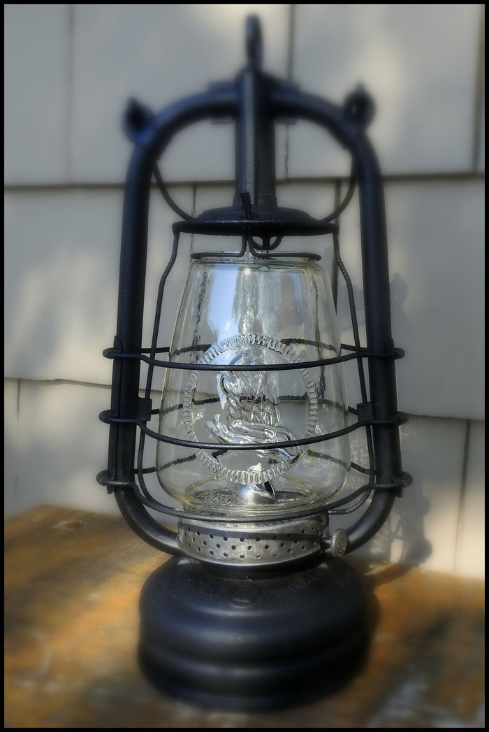 D R Patent model Precursor to the Feuerhand Nr. 201 Kerosene lantern