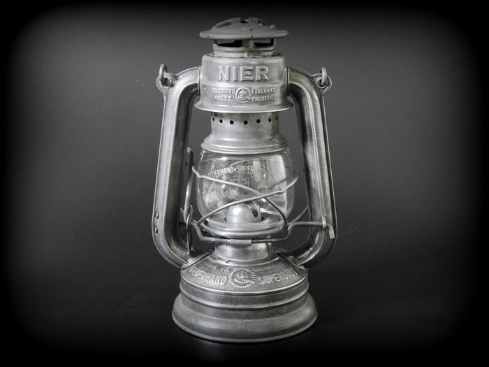 1937 - 1939 FEUERHAND Nr. 175 KEROSENE LANTERN FOR EXPORT. MARKED NIER