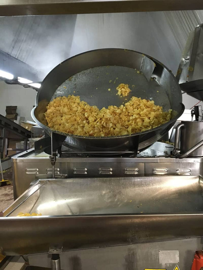 EGOUTTAGE CHIPS FRITEUSE CHAUDRON DELMA