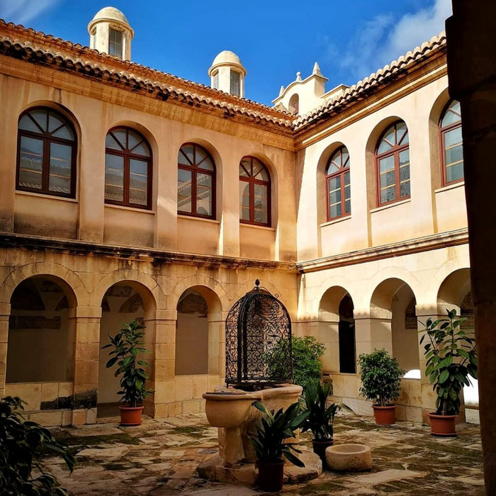 Claustro