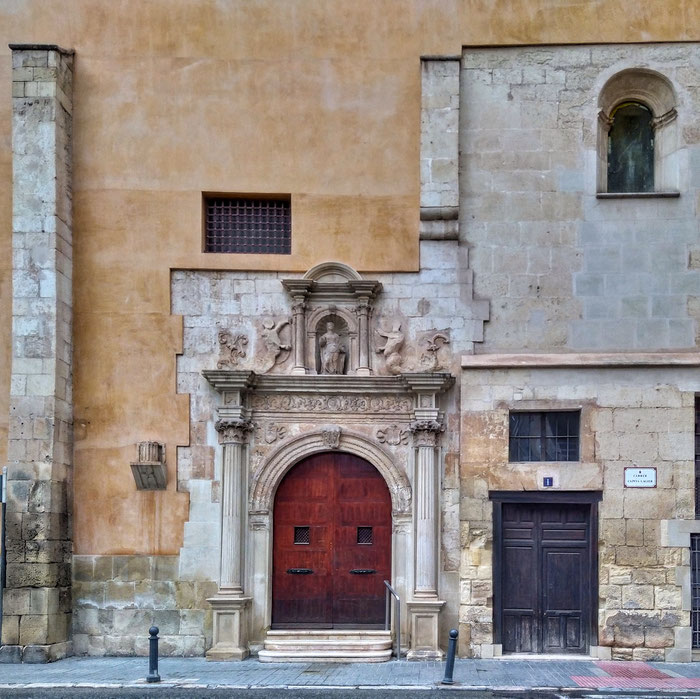 Portada de Santa Lucía
