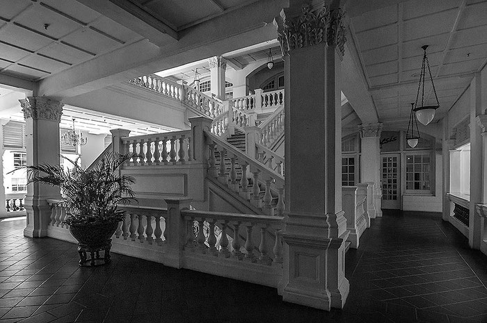 Reisefotografie: Raffles Hotel, Singapore. Nikon D200. Tokina 12-24 mm. Foto: Dr. Klaus Schoerner