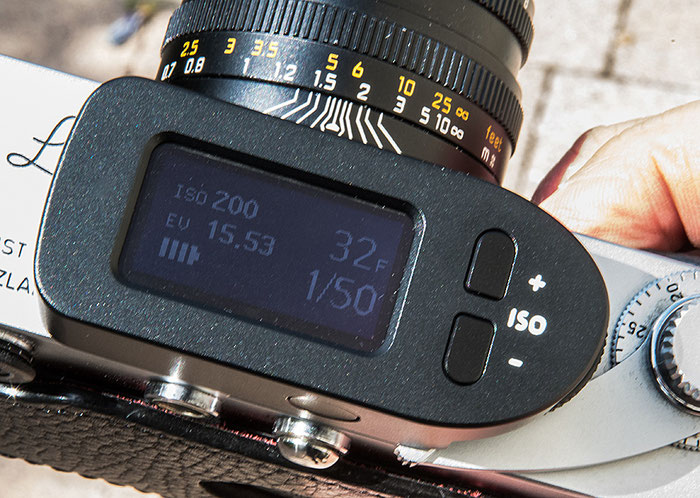 OLED-Display des KEKS M-Meter bei direktem Sonnenlicht. Foto: bonnescape.de