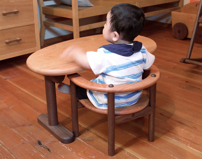 U字の子供椅子＆豆型テーブル（相模原市・S様）
