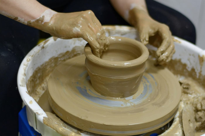 Töpferkurse im Atelier Supernova in Plouhinec, Cap Sizun