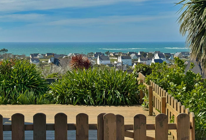 Ferienhaus Tal Ar Mor, Plouhinec, Cap Sizun, Bucht von Audierne, Meerblick von der 90 m2 Holzterrasse aus