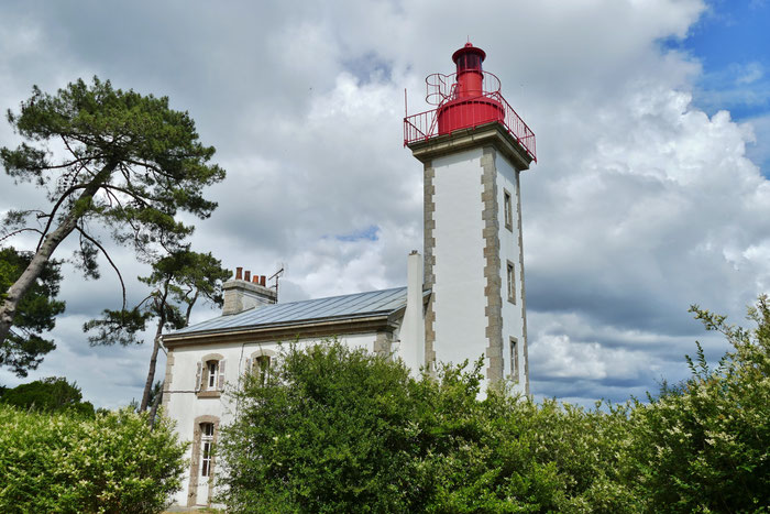 Der alte Leuchtturm von Sainte-Marine an der Pointe de Combrit