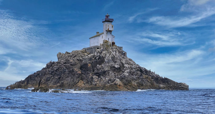 Leuchtturm von Tévénnec im Atlantik vor dem Cap Sizun