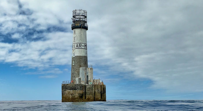 Leuchtturm Ar Men mitten im Atlantik, hinter der Île de Sein