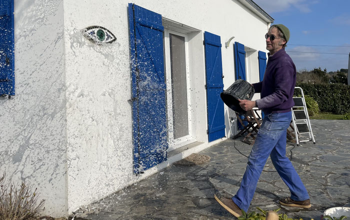 Pierre Chanteau zu Besuch in Plouhinec, ein Auge von Pierre Chanteau auf unserem Ferienhaus, Ker Armor, das Haus mit dem Auge von Pierre Chanteau