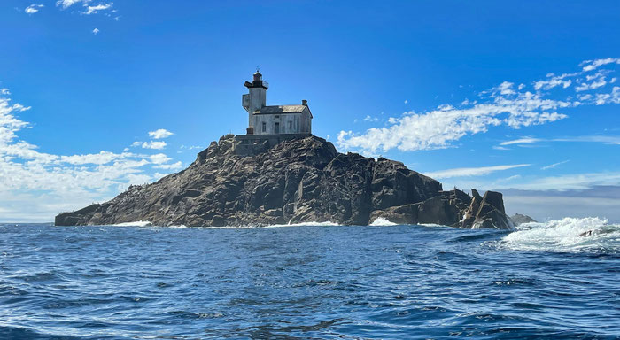 Tévénnec, Leuchtturm im Atlantik, vor dem Cap Sizun, Bretagne