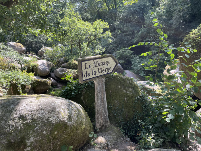 Bretagne, Hinterland, Argoat, Menhire, Dolmen, Sagen,Wälder, Huelgoat
