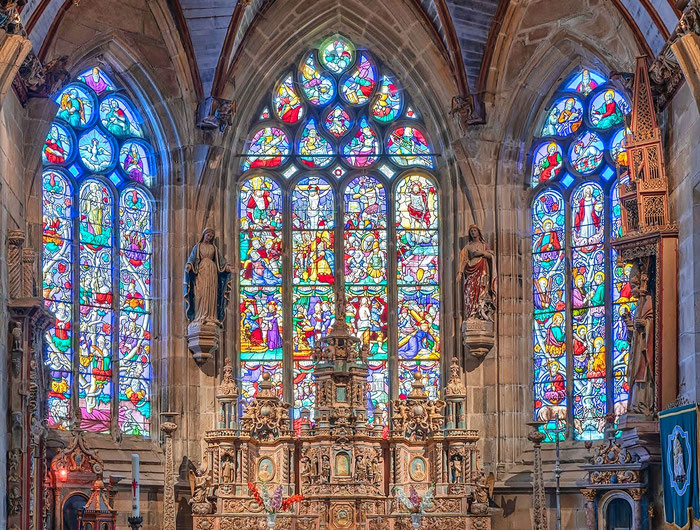 Der umfriedete Pfarrbezirk von Pleyben, die Kirche Saint-Germain