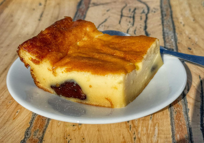 Far Breton aux Pruneaux, Bretonischer Kuchen mit Backpflaumen