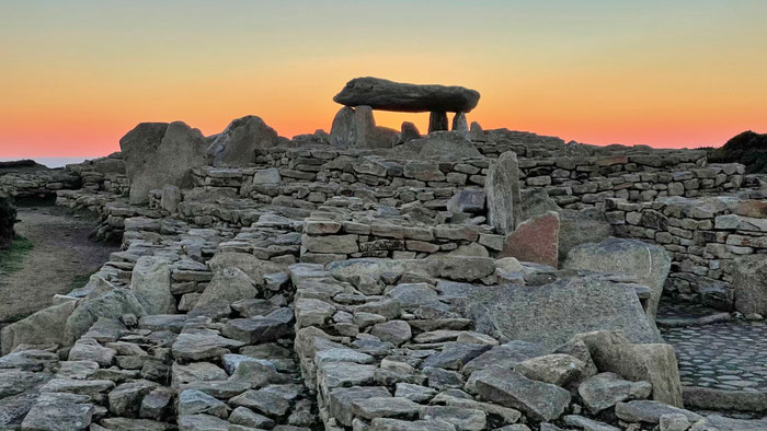 Menez Dregan, Megalithen, Dolmen, Plouhinc, Pors Poulhan, Zeitreise, Steinzeit, Wanderung vom Ferienhaus Ker Armor und Tal Ar Mor