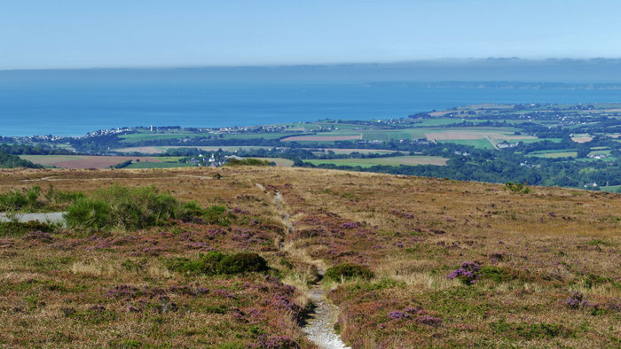 Aussicht vom Berg Ménez-Hom in der Westbretagne